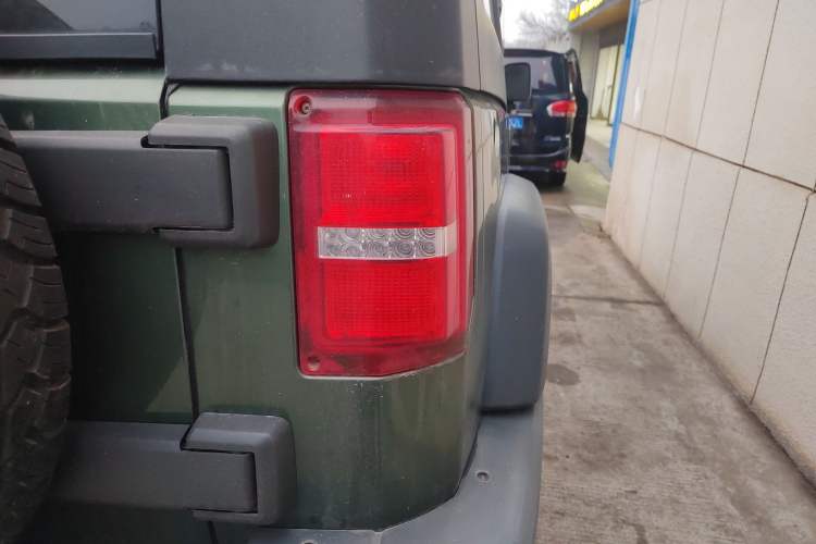 Used BAIC Off-Road BJ40 2018 40L 2.0T Manual Diesel Four-Wheel Drive Prestige Edition