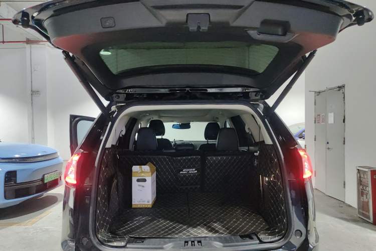 Used Ford Edge 2018 EcoBoost 245 Two-Wheel-Drive Titanium 7-Seater China VI Standard
