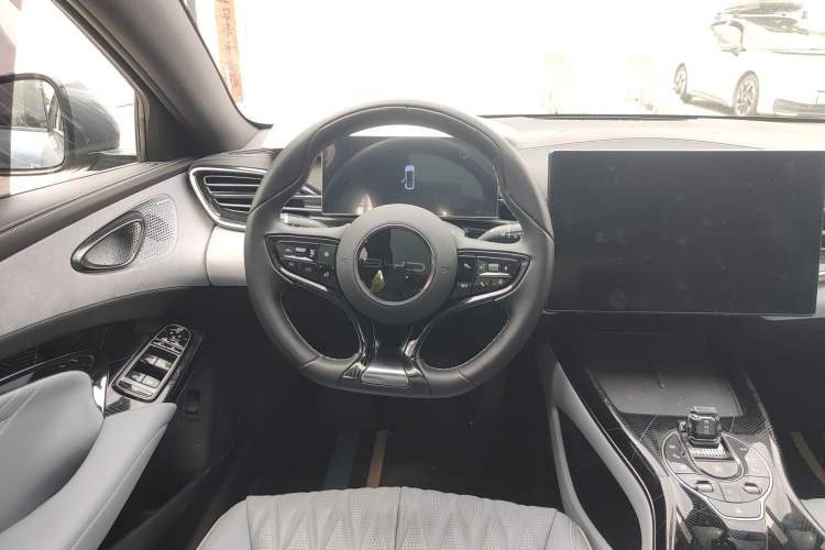 Used BYD Seal 2022 550 km Standard Range Rear-Wheel Drive Elite Version Steering Wheel