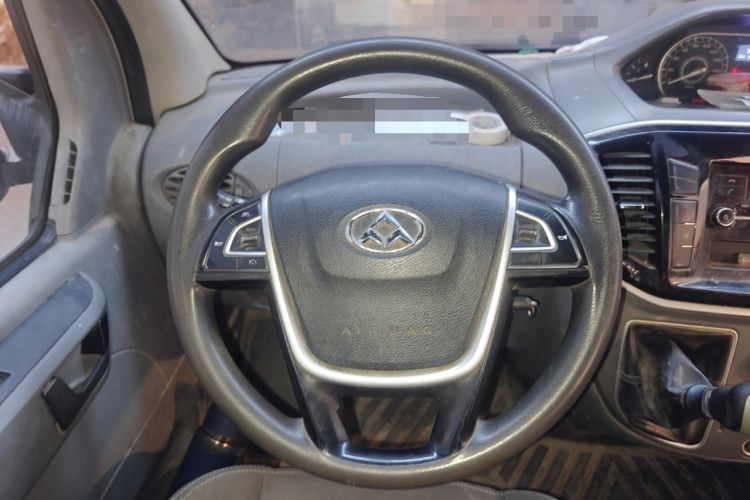 Used SAIC MAXUS Xintu V80 2018 2.5T 6-Speed Manual Aoyuntong Short Wheelbase Mid-Height 5-6 Seater
