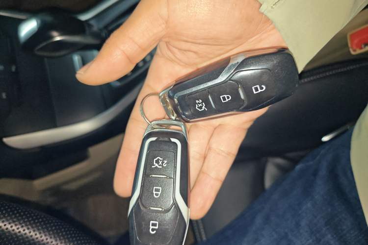 Used Ford Edge 2015 2.0T GTDi Two-Wheel-Drive Elite Edition
