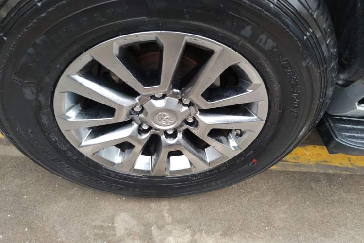 Used Toyota Prado 2018 4.0L U.S.-Spec Version 7 Seats Right Rear Wheel Hub