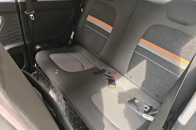 Used Wuling Hongguang MINIEV 2021 Macaron Fashion Model Lithium Iron Phosphate Left Rear Seat