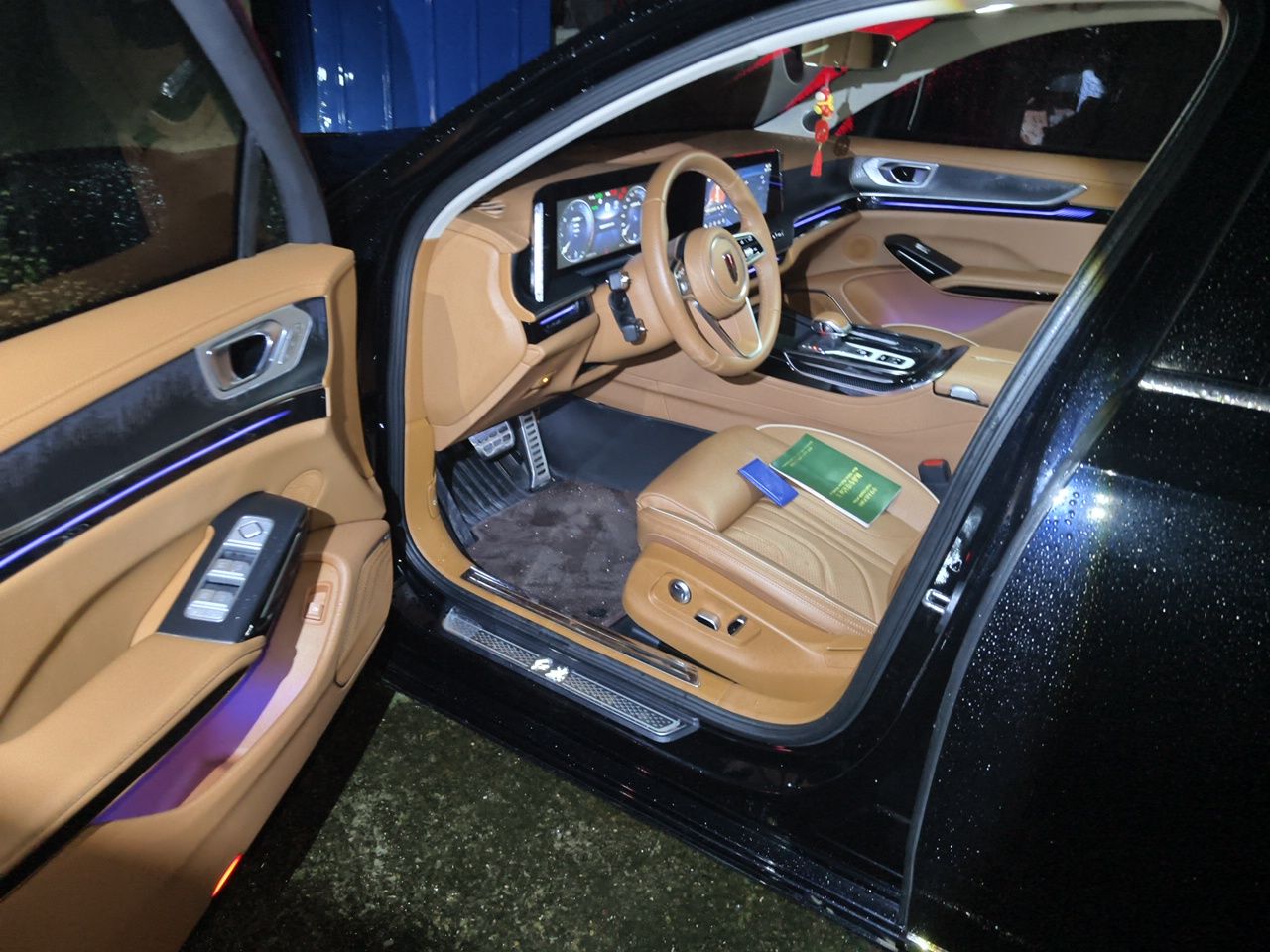 Hongqi H9 2025 Model Facelifted 2.0T Two-Wheel Drive Flag-Style Luxury Business Edition, 5 Seats - Chinese Trim Xiang — снимка 16