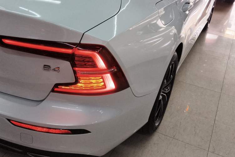 Used Volvo S60 2022 B4 Zhiyi Luxury Edition Right Rear Taillight