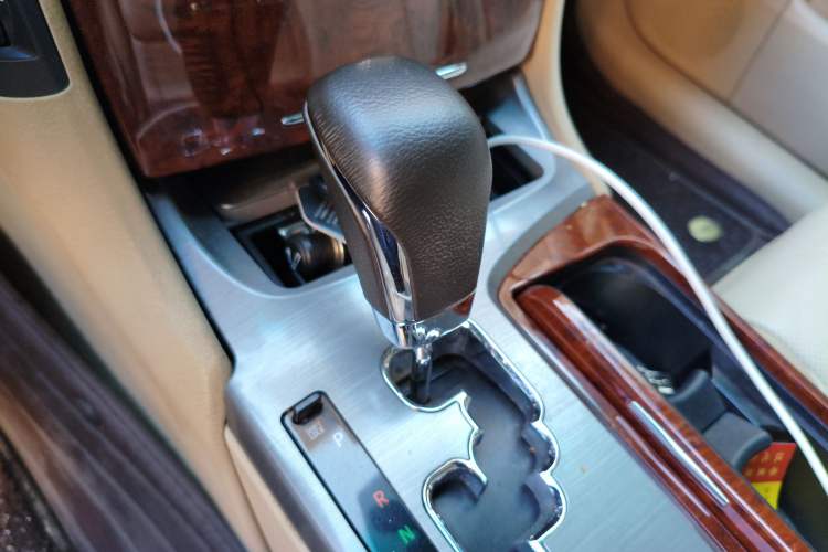 Used Toyota Crown 2012 2.5L Royal Leather Edition