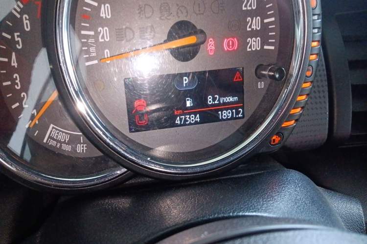 Used MINI 2016 1.5T COOPER CABRIO Odometer Close Up