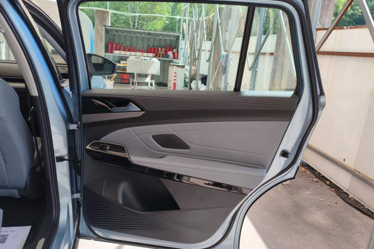 Used Volkswagen ID.6 X 2023 Ultra-Intelligent Long-Range Version