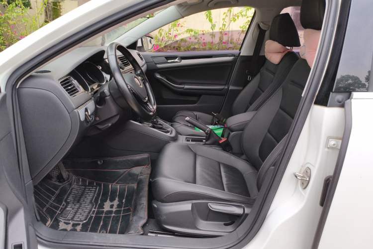 Used Volkswagen Sagitar 2018 280TSI DSG Ignite Edition Left Front Seat