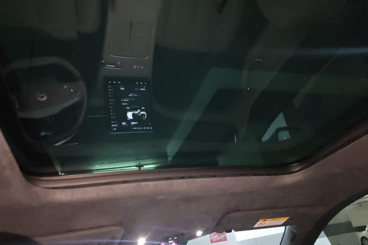 Used Nio ES8 2023 75 kWh Headliner