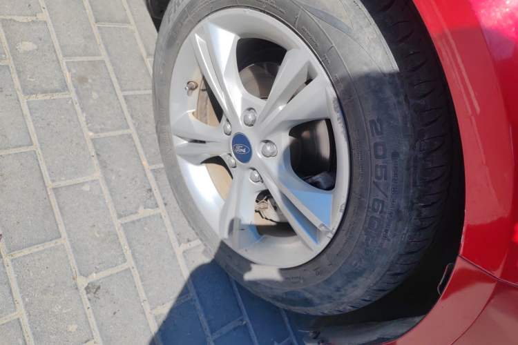 Used Ford Focus 2012 Sedan 1.6L Manual Fashion Edition
