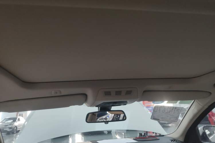 Used BMW 5 Series 2014 525Li Luxury Design Package
