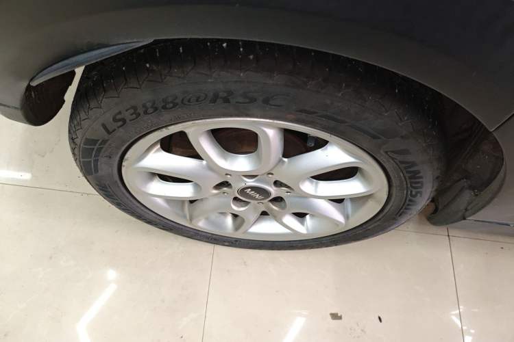 Used MINI 2019 1.5T ONE Five-Door Edition Right Rear Wheel Hub