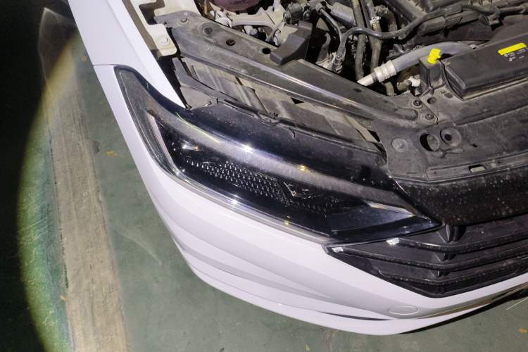 Used Volkswagen Sagitar 2022 280TSI DSG Flyover Edition Right Front Headlight