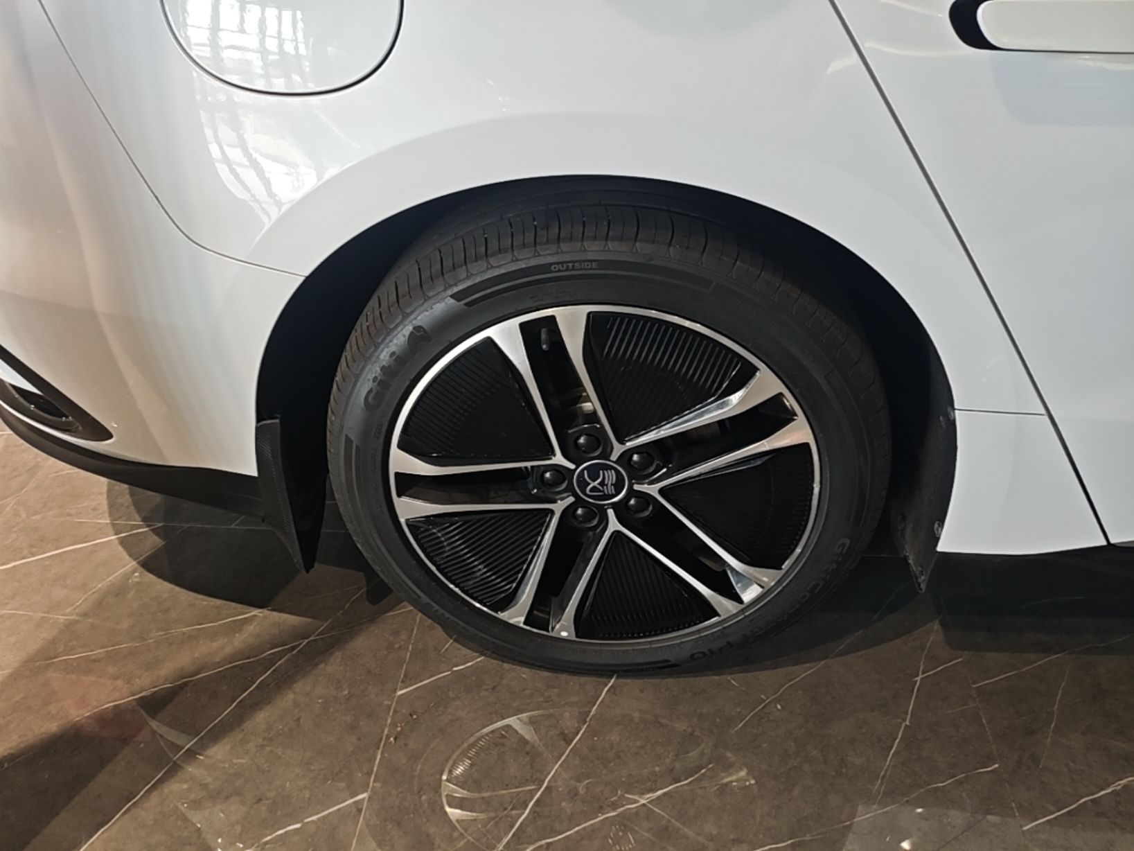 BYD Han 2023 EV Champion Edition 605KM Front-Drive Premium Model — снимка 11