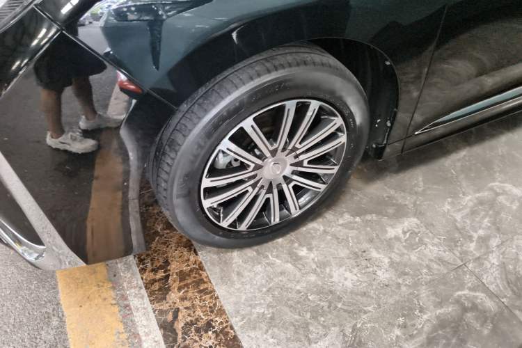 Used GAC Trumpchi M8 2021 Lingxiu Series 390T Deluxe Edition Exterior 4