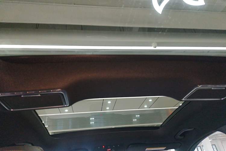 Used Mercedes-Benz GLC 2021 GLC 260 L 4MATIC Dynamic Edition Headliner