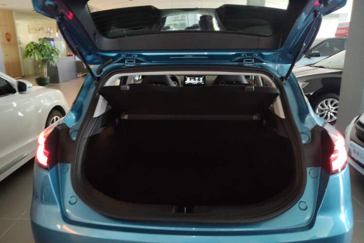 Used Geely Auto Emgrand S 2021 1.4T CVT Flagship Edition Trunk