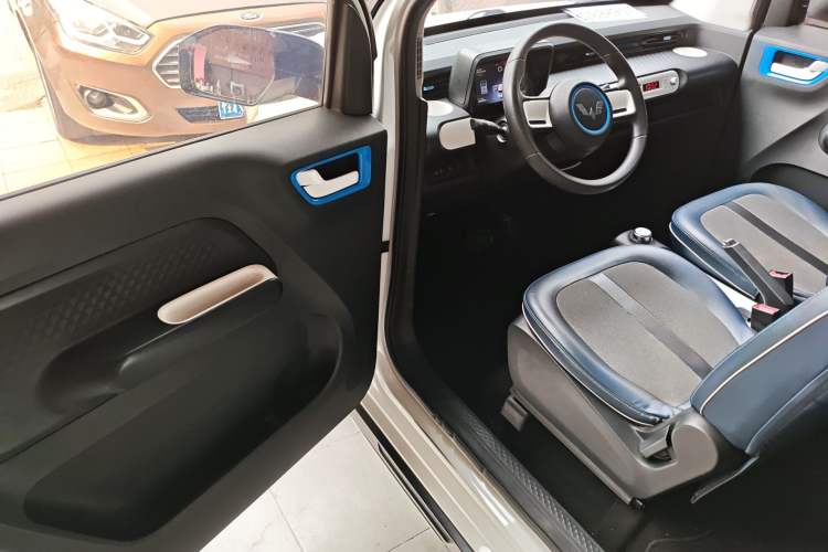 Used Wuling Hongguang MINIEV 2022 GAMEBOY 300km Enthusiast Model with Lithium Iron Phosphate
