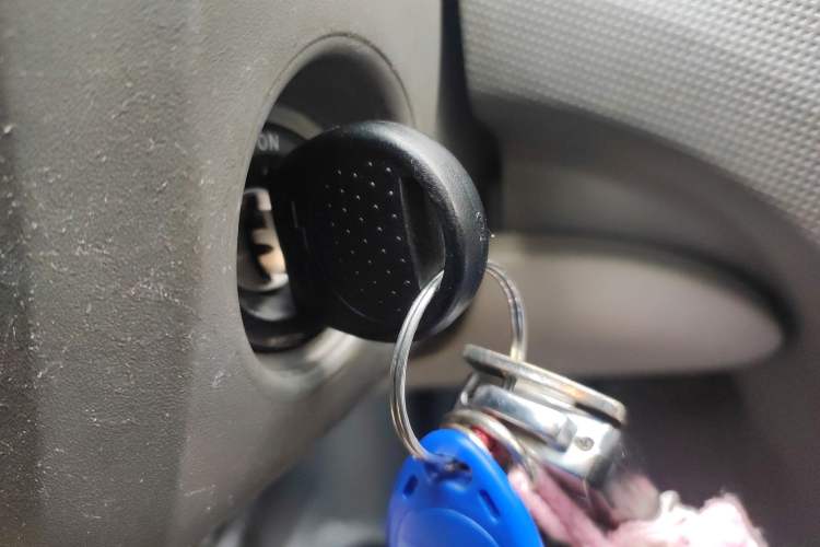 Used Chevrolet Sail 2013 Sedan 1.4L AMT Enjoy Edition
