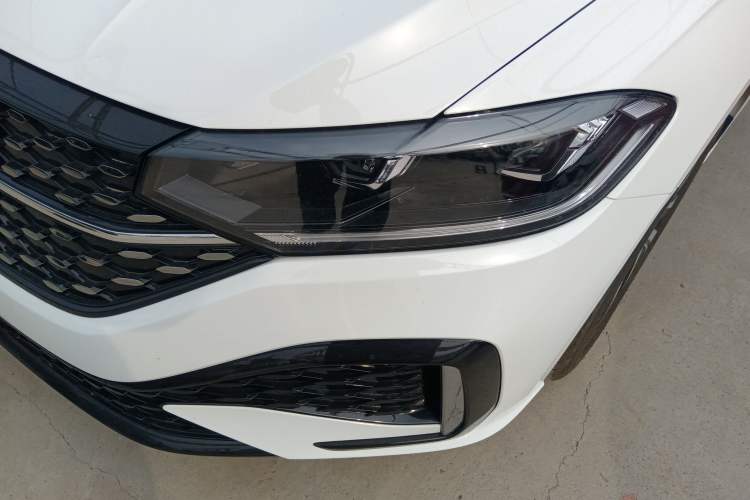 Used Volkswagen Lavida 2026 1.5L Automatic Starry Five-Million Edition Left Front Headlight