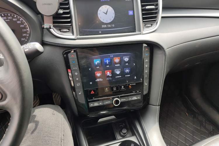 Used Infiniti QX50 2018 2.0T Two-Wheel Drive Fashion Edition Audio And AC Panel