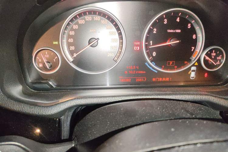 Used BMW X4 2014 xDrive20i X Design Package Odometer Close Up