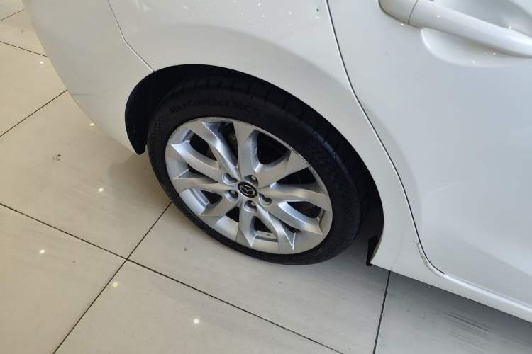 Used Mazda 3 Axela 2016 Sedan 2.0L Automatic Sport Model
