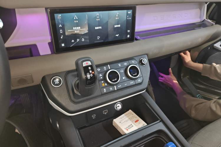 Used Land Rover Defender 2021 90 P400 Classic Reproduction Edition