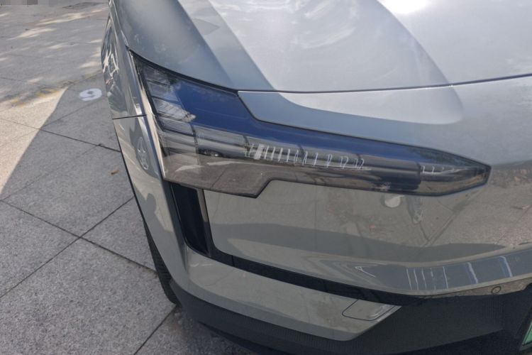 Used Volvo EX30 2025 Rear-Drive Long-Range Version Ultra
