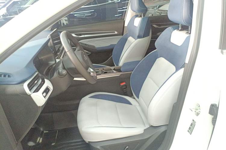 Used Geely Auto Emgrand 2022 4th Generation 1.5L CVT Flagship Model
