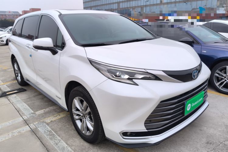 Used Toyota Sienna 2023 2.5L Hybrid Luxury Edition