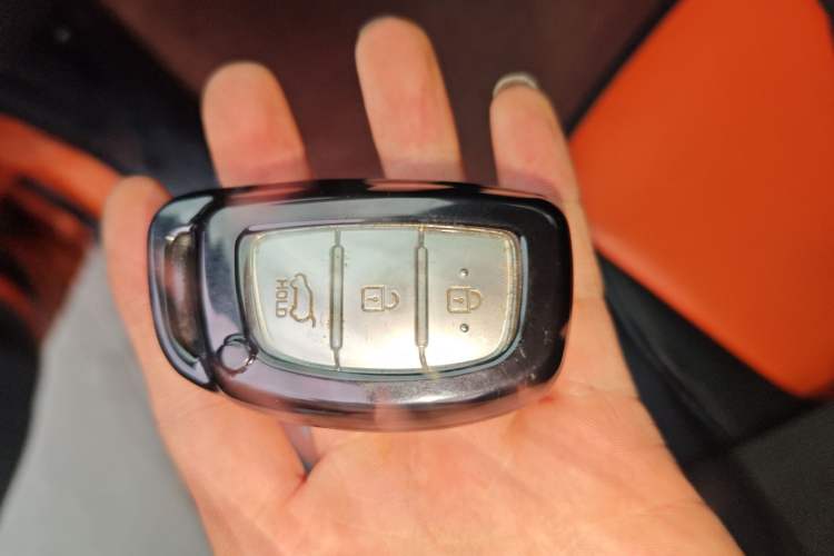 Used Hyundai ix25 2015 1.6L Automatic Two-Wheel-Drive Deluxe DLX Model