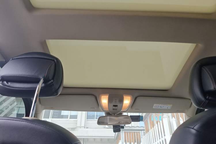 Used Mercedes-Benz GLK-Class 2015 GLK 260 4MATIC Dynamic Edition Ultimate Version Headliner