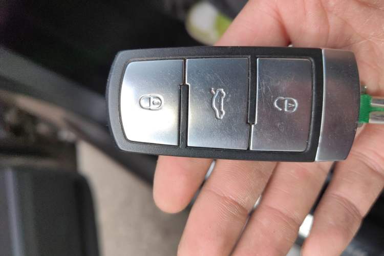 Used Volkswagen Magotan 2015 2.0 TSI Luxury Model
