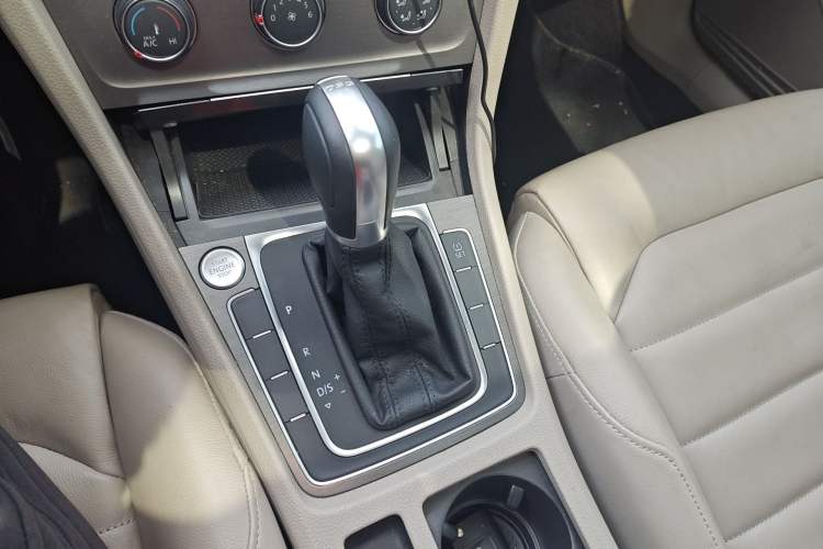 Used Volkswagen Golf 2015 1.4TSI Automatic Luxury Model