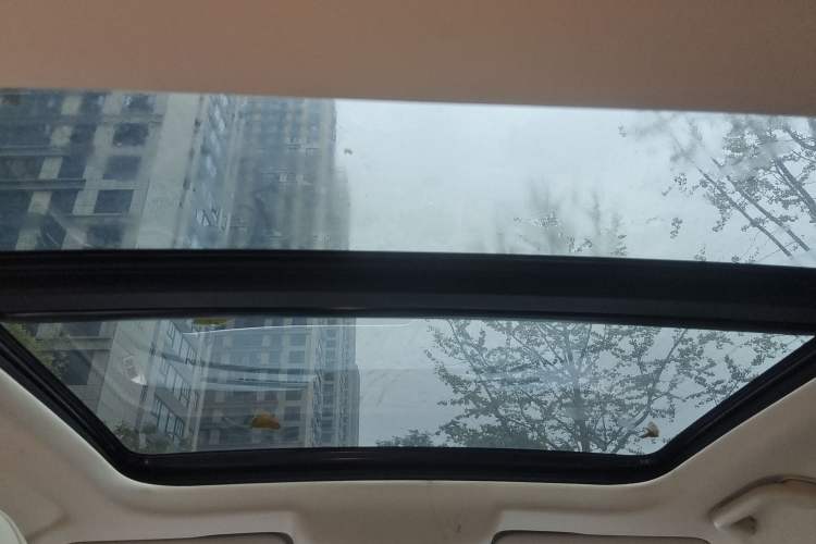 Used ORA Good Cat 2022 Morandi Edition 400km Standard Range Premium Version Lithium Iron Phosphate Headliner