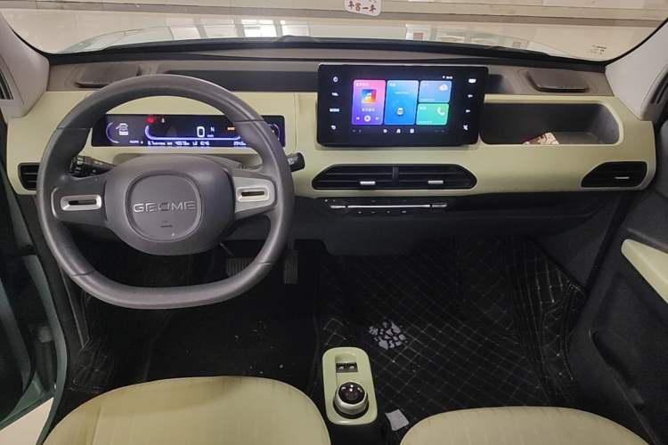 Used Geely Galaxy Panda 2023 Panda Mini 200km Endurance Bear
