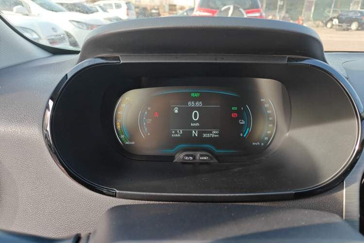 Used Chery Little Ant 2022 Sweet Pink Edition Low-Sugar Version Lithium Iron Phosphate 29.2 kWh 30 kW 301 km