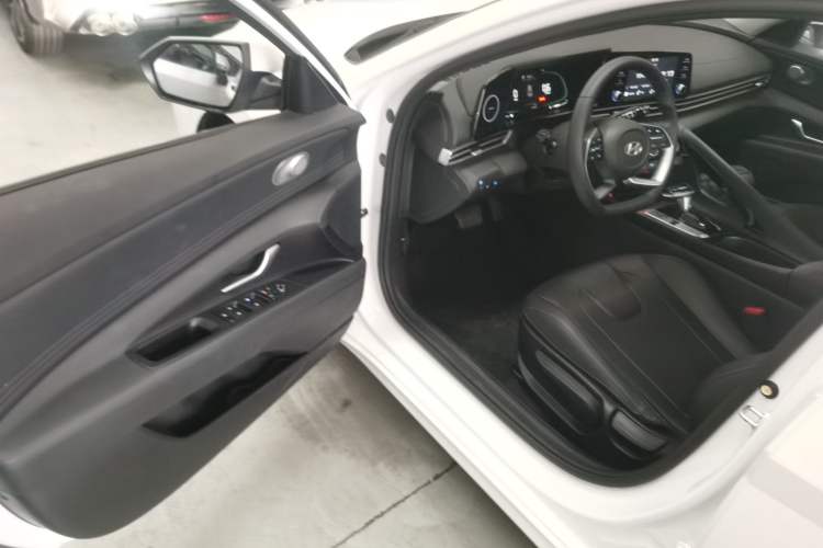 Used Hyundai Elantra 2023 1.5L CVT GLX Elite Edition