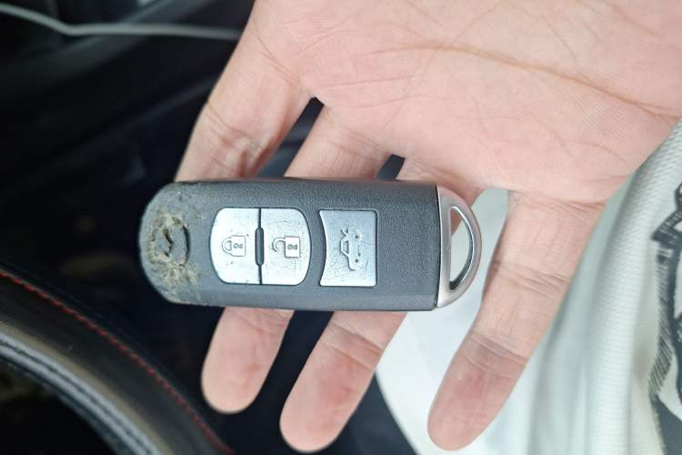 Used Mazda Atenza 2014 2.0L Blue Sky Fashion Edition Vehicle Key