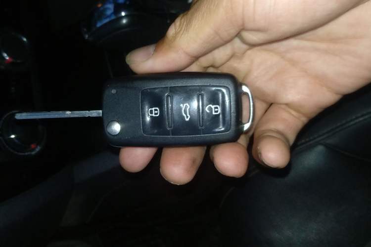 Used Volkswagen Sagitar 2015 1.6L Automatic Comfort Model Vehicle Key