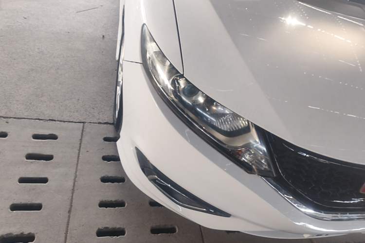 Used Honda Jade 2013 1.8L automatic Comfort version 5 seats Right Front Headlight