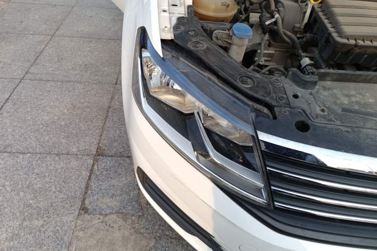 Used Volkswagen Lavida 2019 Lavida Start 1.5L Automatic Trendy Version China VI Standard Right Front Headlight