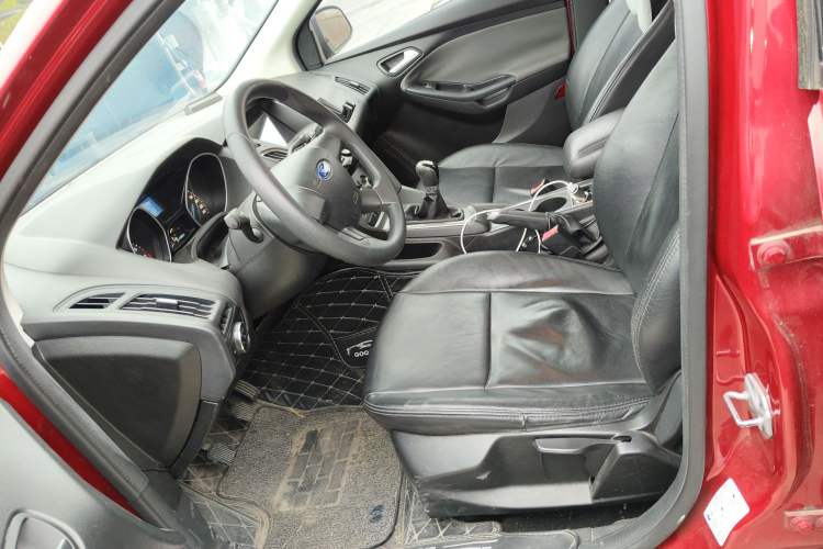 Used Ford Focus 2012 Hatchback 1.6L Manual Comfort Model
