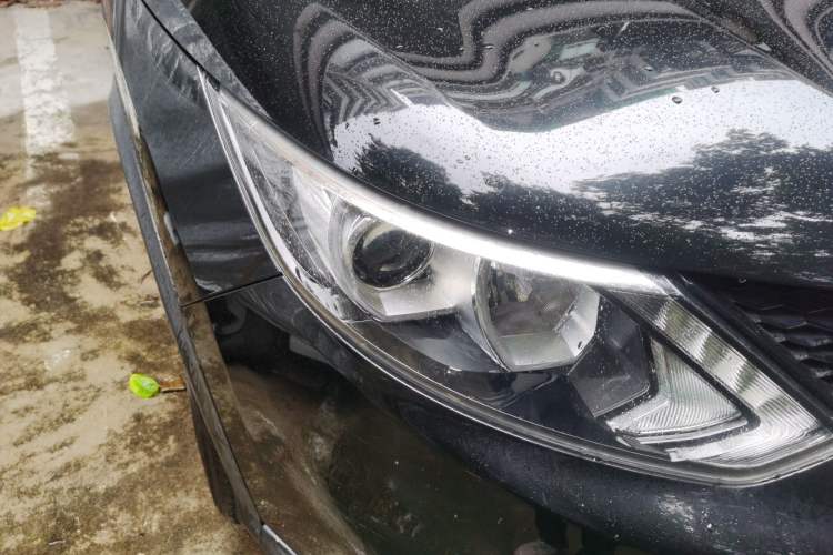 Used Nissan Qashqai 2016 2.0L CVT Elite Edition Right Front Headlight