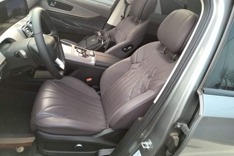 Used Chery Tiggo 9 C-DM 2025 1.5T 106KM Ultra-Comfort Edition 5 Seats Lithium-NMC