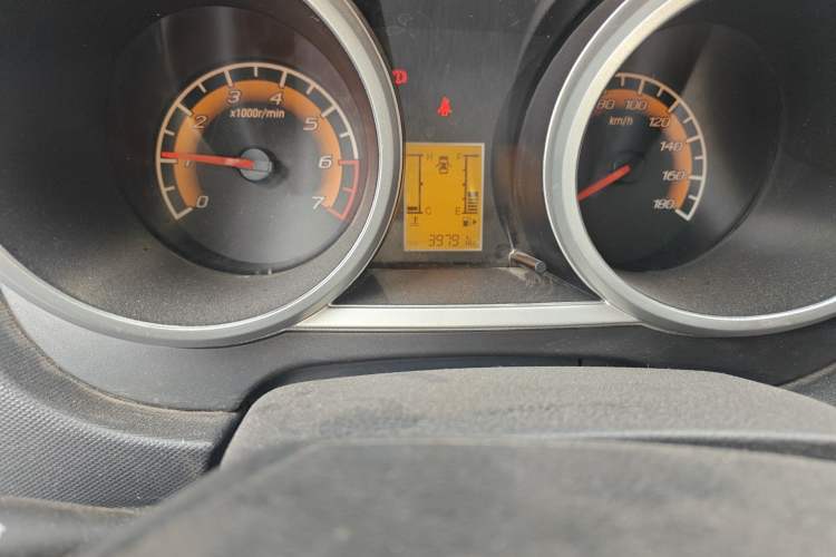 Used CHANGAN KAICHENG Ounuo S 2015 1.5L CNG Model Odometer Close Up