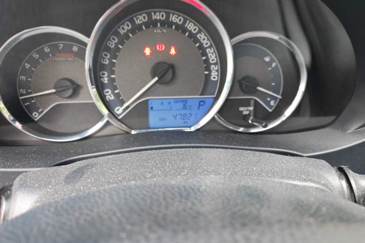 Used Toyota Corolla 2014 1.6L CVT GL Odometer Close Up