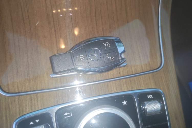 Used Mercedes-Benz GLC Coupe 2019 GLC 260 4MATIC Coupe SUV Vehicle Key